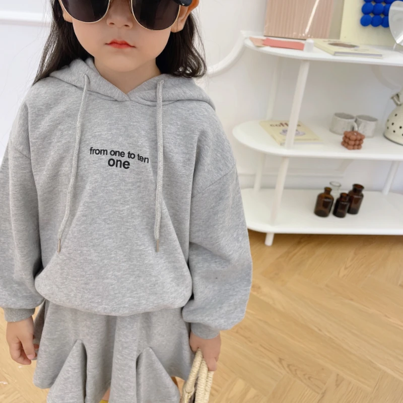 Spring Autumn New Sport Pullover Shirt Girls Clothes Set Skirt Children Girls Set Hooded Sweater-shirt Tops Skirt 2pcs Set
Spring Autumn New Sport Pullover Shirt Girls Clothes Set Skirt Children Girls Set Hooded Sweater-shirt Tops Skirt 2pcs Set