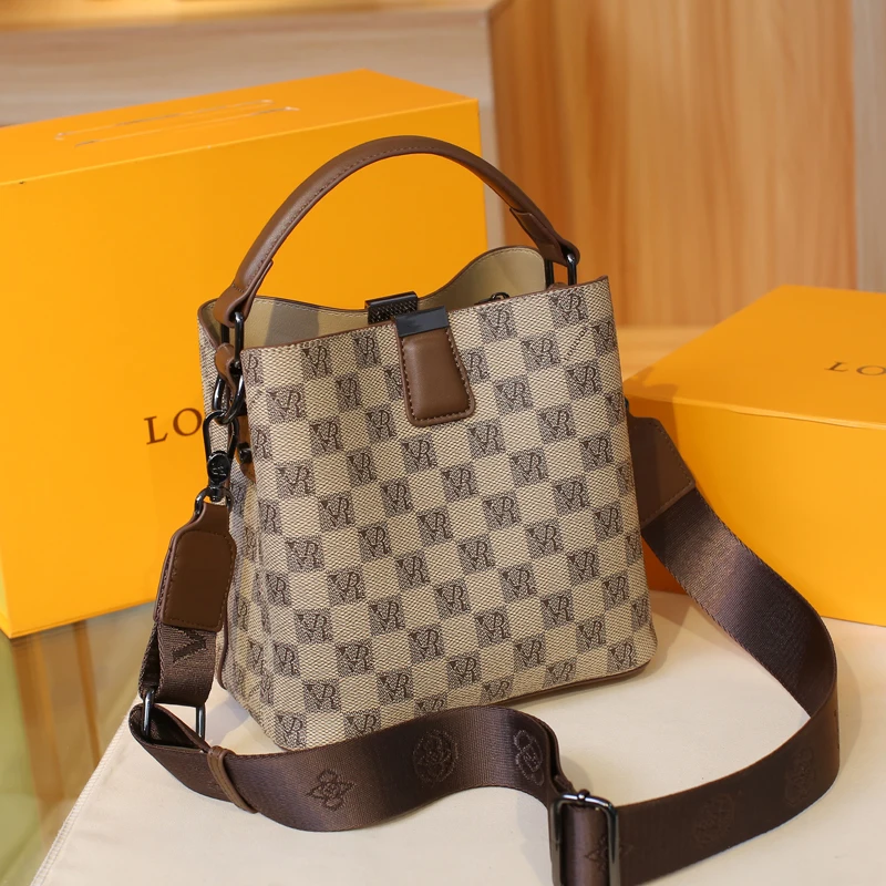 Luxury Designer Bolsa Feminina Microfiber Synthetic Leather Purses and Handbags Bucket Small Top Handle Bag Sling Shoulder Bag
Luxury Designer Bolsa Feminina Microfiber Synthetic Leather Purses and Handbags Bucket Small Top Handle Bag Sling Shoulder Bag