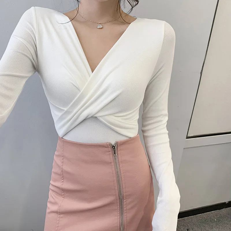 Spring 2022 New V-neck Pleated Stitching Wrinkled Solid Color Classic Women's Top Long-sleeved T-shirt Waist Slimming
Spring 2022 New V-neck Pleated Stitching Wrinkled Solid Color Classic Women's Top Long-sleeved T-shirt Waist Slimming