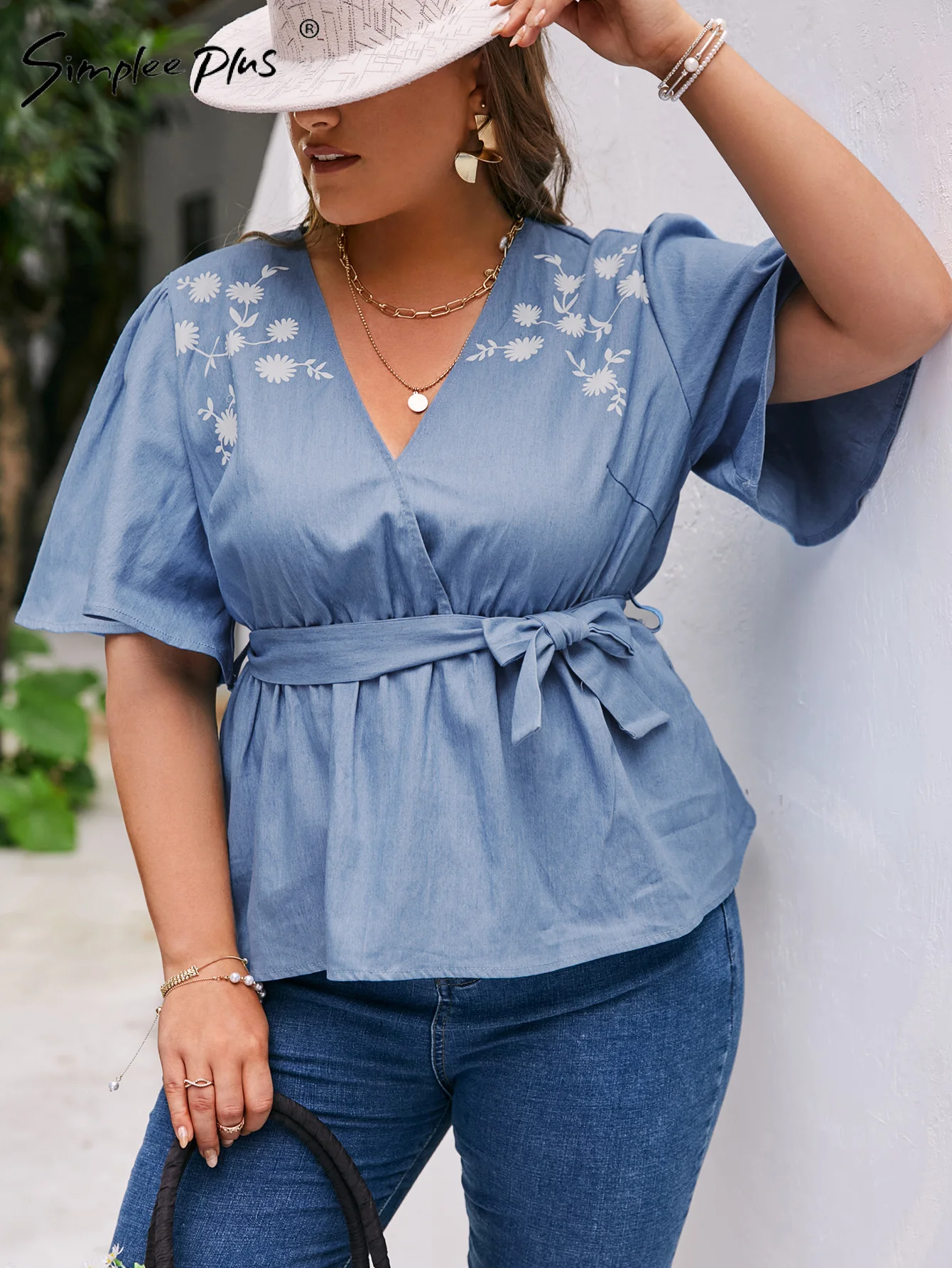 Simplee Plus Elegant floral lace up plus size women blouse cotton Office summer short sleeve blouse shirt Denim blue fashion top
Simplee Plus Elegant floral lace up plus size women blouse cotton Office summer short sleeve blouse shirt Denim blue fashion top