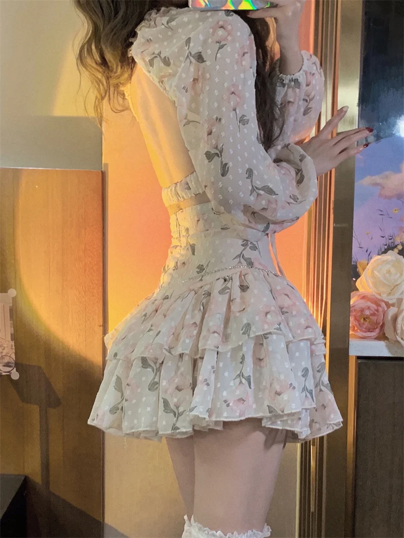 Backless Top Chiffon Shirt Women's 2022 Spring and Summer New Puff Sleeve Floral Shirt
Backless Top Chiffon Shirt Women's 2022 Spring and Summer New Puff Sleeve Floral Shirt