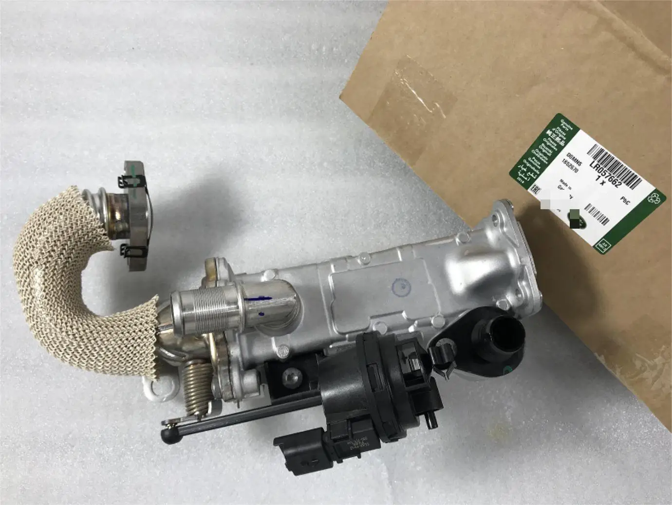 

EGR Cooler for Land Rover Freelander LR2 RR Evoque Discovery Sport 2.2D Exhaust Gas Recirculation Valve Cooler C2S52516 LR057662