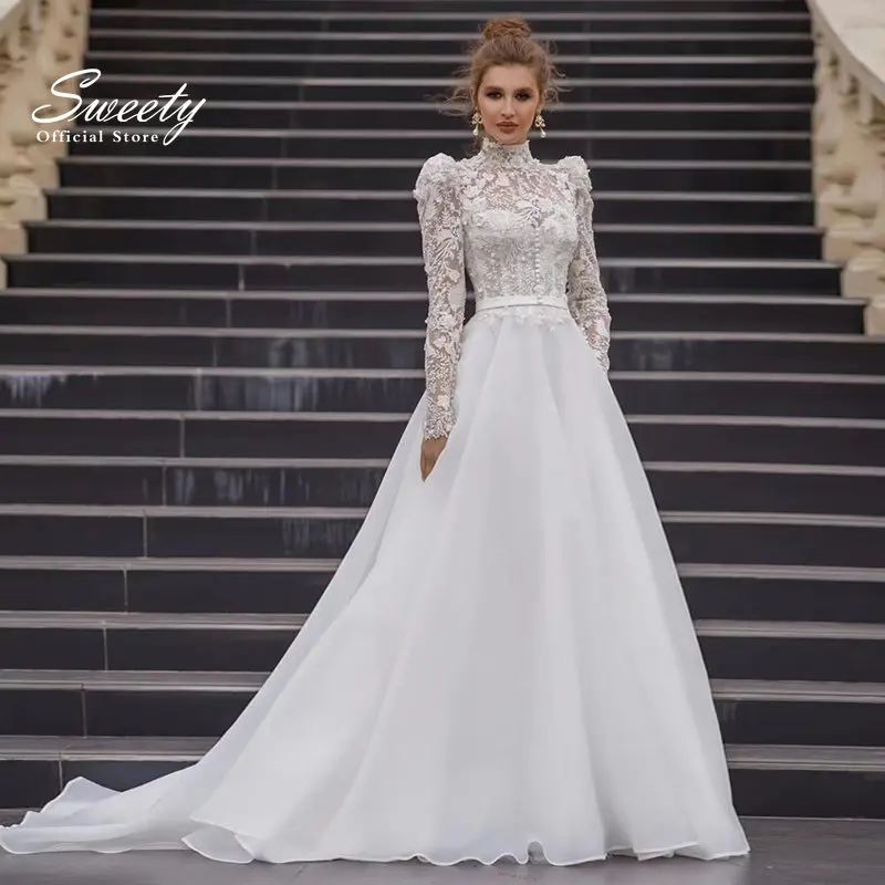 Luxurious Wedding Dress Embroidered Lace On Net With A-line Ball Gown Full Sleeve V-neck Sexy Bride Dress Button Robe De Mariee
Luxurious Wedding Dress Embroidered Lace On Net With A-line Ball Gown Full Sleeve V-neck Sexy Bride Dress Button Robe De Mariee