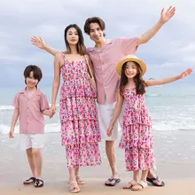 Family Resorts Look Matching Summer Clothes Beach Couple Look Mom Daughter Equal Sea Pink Dress Dad Son Vacations Shirts Outfits