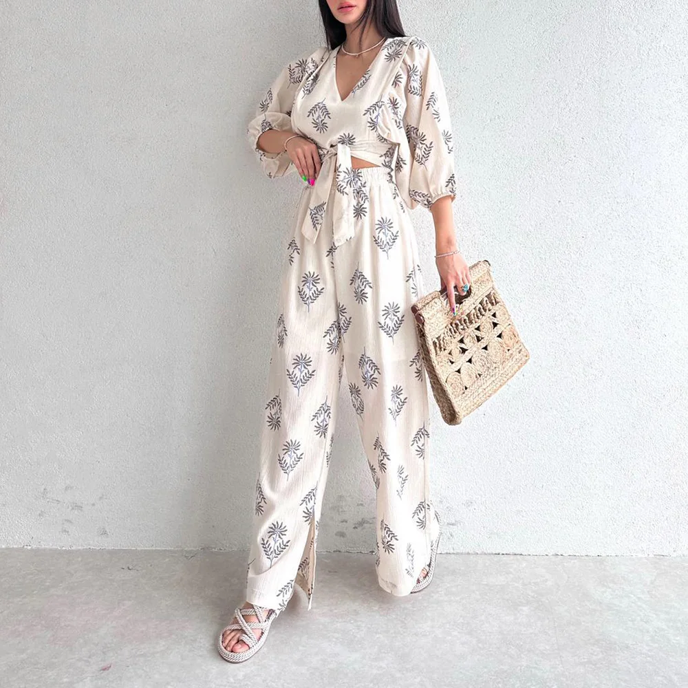 Casual Suit 2023 Summer New V-Neck Temperament Printing Bubble Sleeve Top Pants Ladies Two-Piece Suit
Casual Suit 2023 Summer New V-Neck Temperament Printing Bubble Sleeve Top Pants Ladies Two-Piece Suit