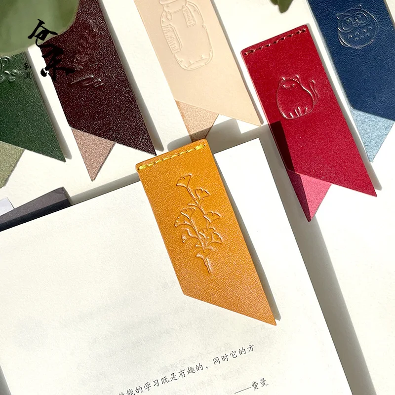 Handmade Bookmarks First Layer Vegetable Tanned Cowhide Labels Notepad Labels Reading Books Bookmarks Cute Literature And Art.
Handmade Bookmarks First Layer Vegetable Tanned Cowhide Labels Notepad Labels Reading Books Bookmarks Cute Literature And Art.