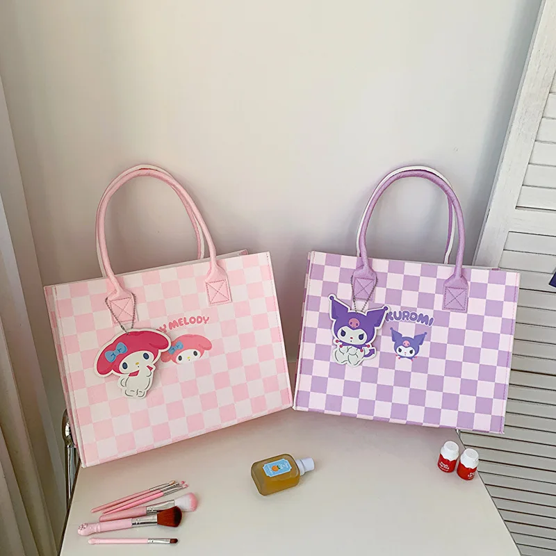 Sanrio Women's Shoulder Bag Girls Cute Cartoon Plaid Melody Cinnamoroll Kuromi Large Capacity Hundred Tower Out Felt Tote Bag 
Sanrio Women's Shoulder Bag Girls Cute Cartoon Plaid Melody Cinnamoroll Kuromi Large Capacity Hundred Tower Out Felt Tote Bag