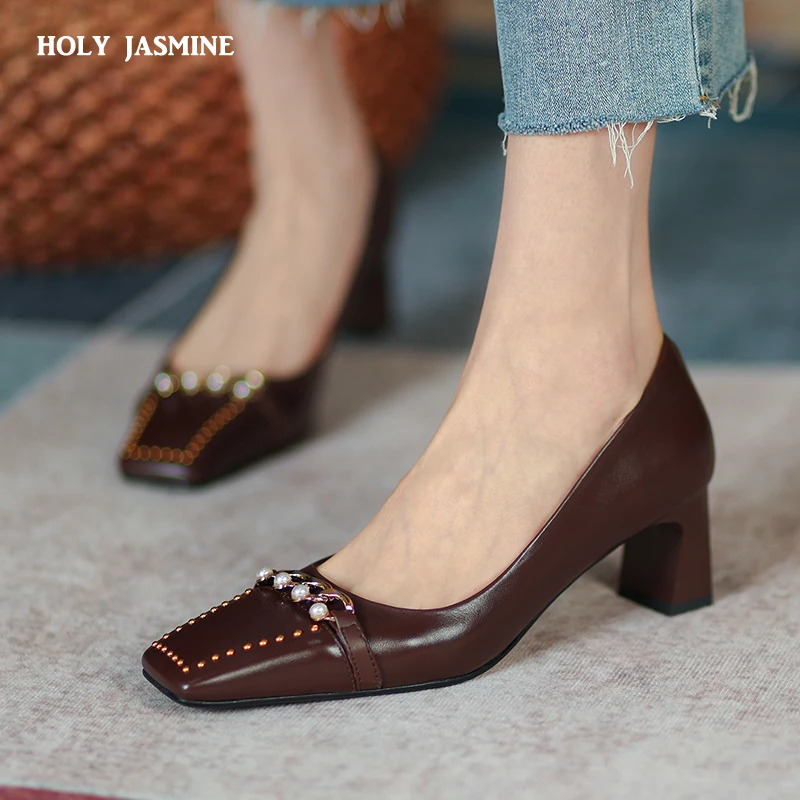 2022 New Female Mature Elegant Concise Women Pumps Spring Summer Office Lady Party High Heels Genuine Leather Basic Shoes Woman
2022 New Female Mature Elegant Concise Women Pumps Spring Summer Office Lady Party High Heels Genuine Leather Basic Shoes Woman