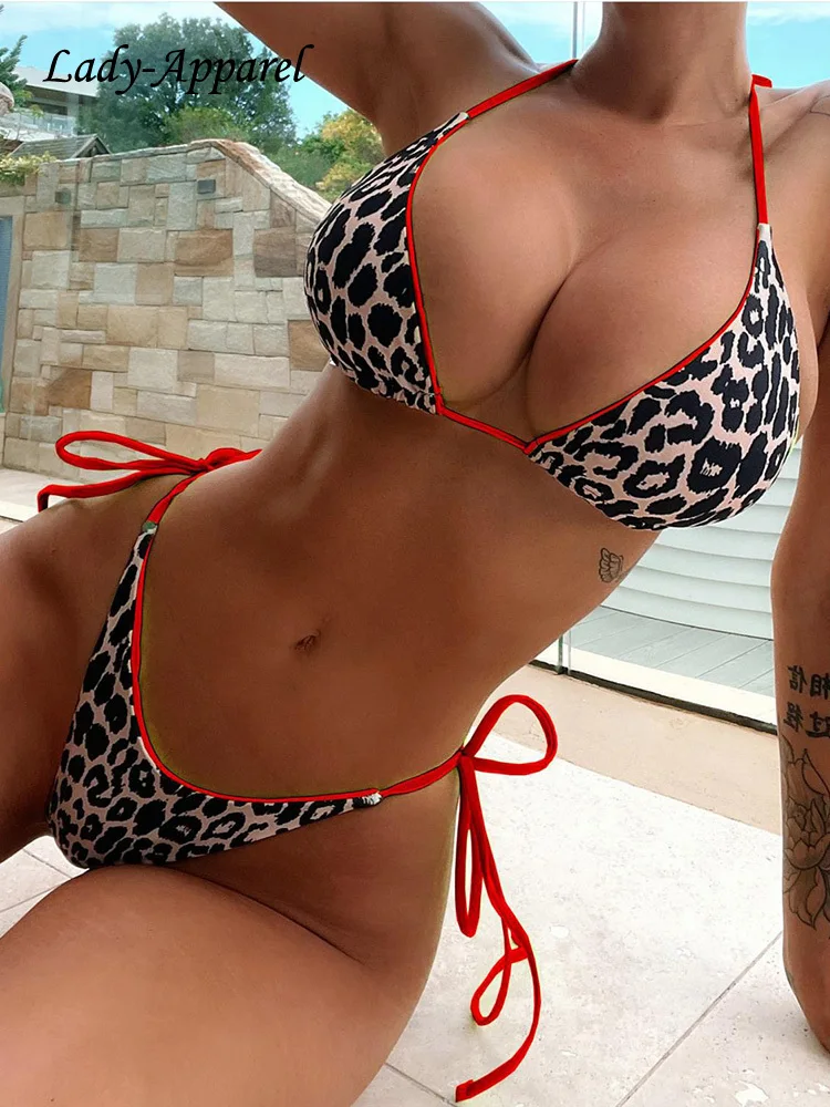 Y2K New Design Sexy Print Bikini Two Piece Set Women Leopard Beachwear Halter Top Swimsuit Lady Double Side Tie Thong Swimwear
Y2K New Design Sexy Print Bikini Two Piece Set Women Leopard Beachwear Halter Top Swimsuit Lady Double Side Tie Thong Swimwear