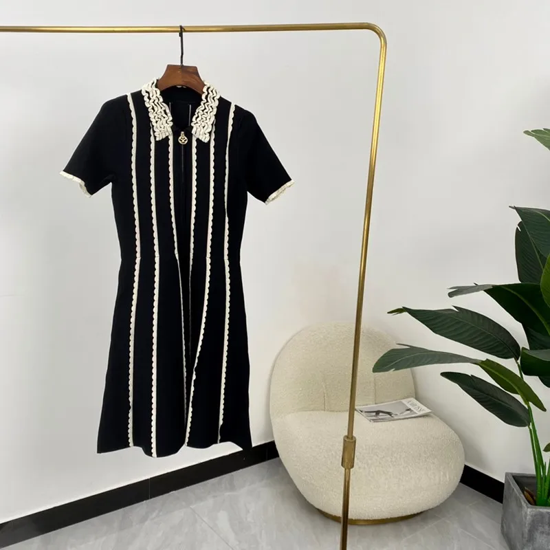 Black Mini Knitted Dresses 2022 New Spring Women Fashion A-line Short Sleeves Wave Strip Clothing
Black Mini Knitted Dresses 2022 New Spring Women Fashion A-line Short Sleeves Wave Strip Clothing