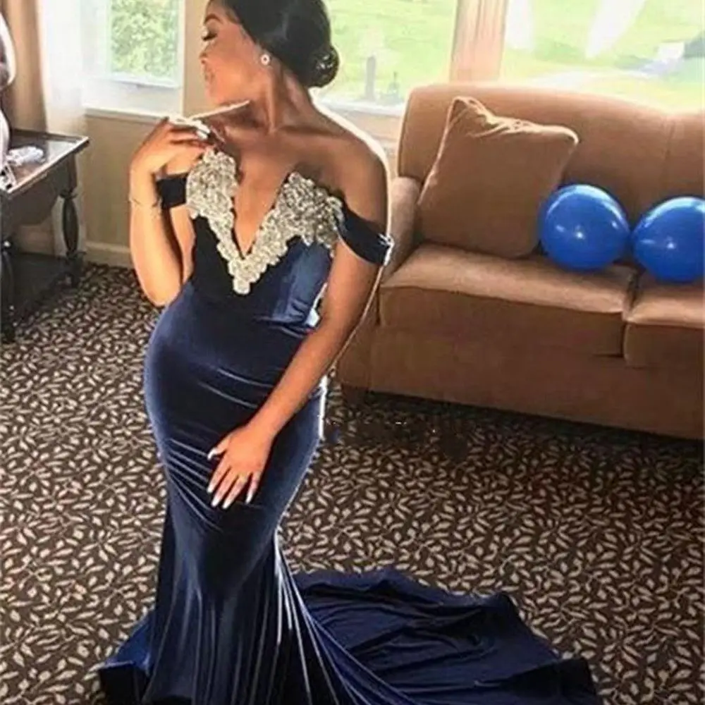 

Sexy Mermaid Off The Shoulder Prom Dresses 2022 Beaded V Neck Backless Dark Navy Velvet Sweep Train Evening Gowns Recommend