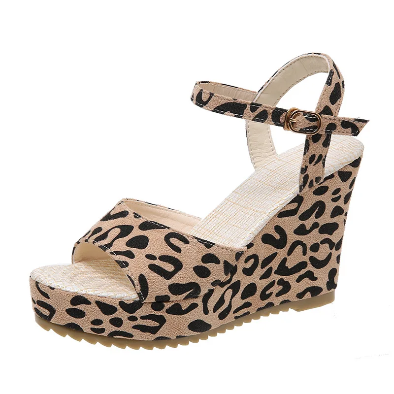 INS Hot Lace Leisure Women Wedges Heeled Women Shoes 2022 Summer Sandals Party Platform High Heels Plus Size Leopard Print Shoes
INS Hot Lace Leisure Women Wedges Heeled Women Shoes 2022 Summer Sandals Party Platform High Heels Plus Size Leopard Print Shoes