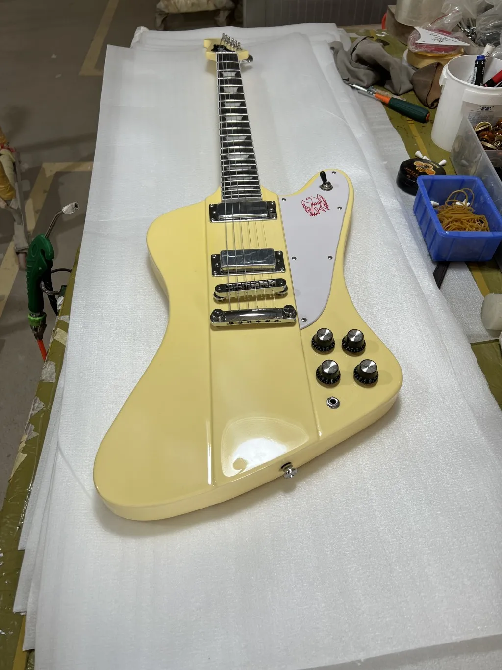 Firebird ELectric Guitar Cream Yellow Color Rosewood Fingerboard Tune-O-Matic Bridge Free Shipping
Firebird ELectric Guitar Cream Yellow Color Rosewood Fingerboard Tune-O-Matic Bridge Free Shipping
