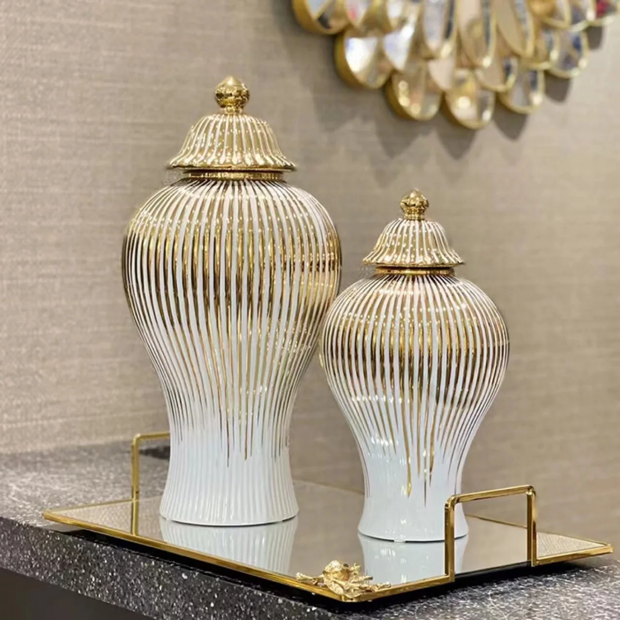 30CM Luxury Electroplated Gold Plaid Ceramic General Jar Artwork Storage Jar Hotel Display Vase Home Decoration Dry Flower Vase
30CM Luxury Electroplated Gold Plaid Ceramic General Jar Artwork Storage Jar Hotel Display Vase Home Decoration Dry Flower Vase