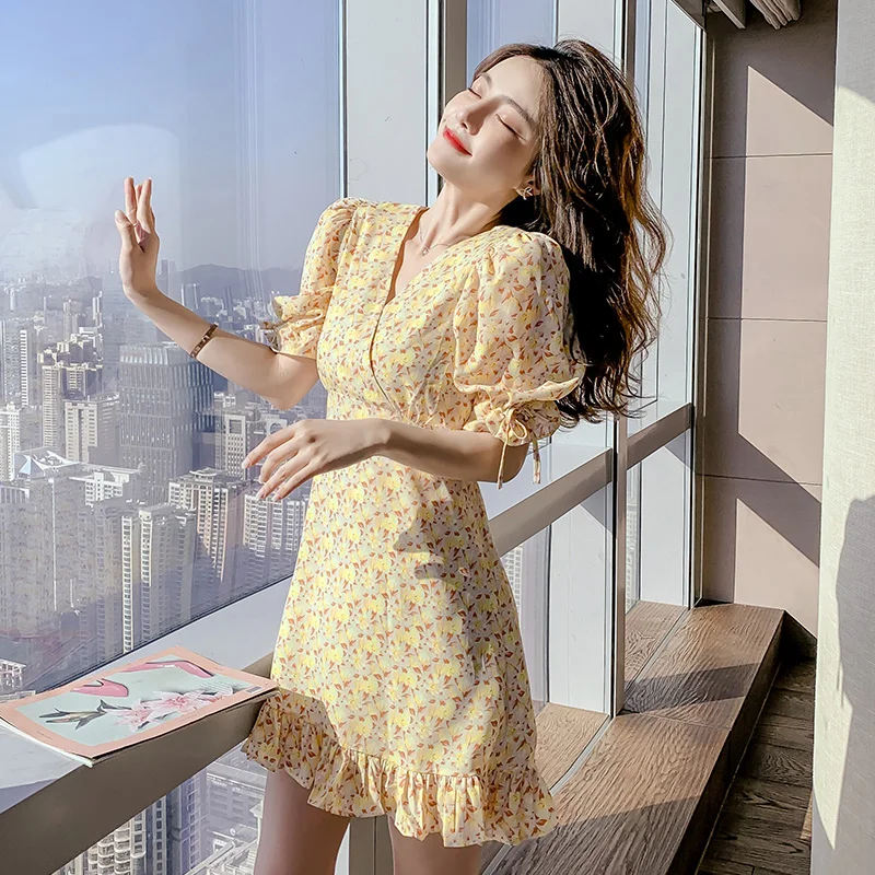 Korean Chic Floral Print Women Mini Dress V-neck Long Sleeve Chiffon Femme Robe Spring Summer French Boho Ruffles Mujer Dresses
Korean Chic Floral Print Women Mini Dress V-neck Long Sleeve Chiffon Femme Robe Spring Summer French Boho Ruffles Mujer Dresses