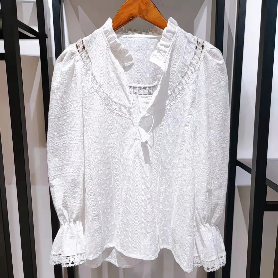 2022 Spring and Summer New Women's Shirt Cotton Hollow Out Embroidery White Pullover Elegant Fashion Shirt Top
2022 Spring and Summer New Women's Shirt Cotton Hollow Out Embroidery White Pullover Elegant Fashion Shirt Top