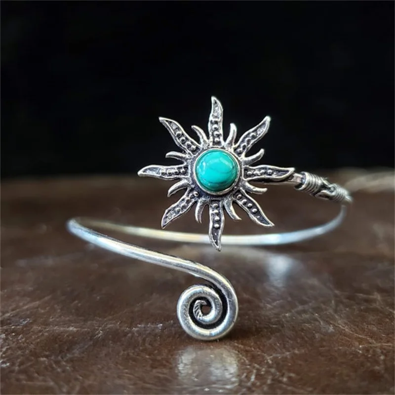 Boho Creative Design Inlaid Turquoise Sun Bracelet Vintage Fashion Ladies Open Bracelet Anniversary Gift Jewelry Dropshipping
Boho Creative Design Inlaid Turquoise Sun Bracelet Vintage Fashion Ladies Open Bracelet Anniversary Gift Jewelry Dropshipping
