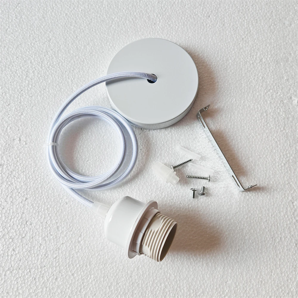 Пластиковый патрон для подвесной лампы E26/E27
Пластиковый патрон для подвесной лампы E26/E27