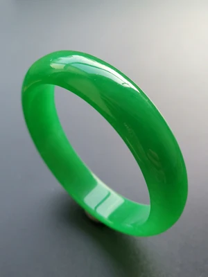 Natural agate chalcedony green 54mm-64mm bracelet elegant princess jewelry gift mother to girlfriend
Natural agate chalcedony green 54mm-64mm bracelet elegant princess jewelry gift mother to girlfriend