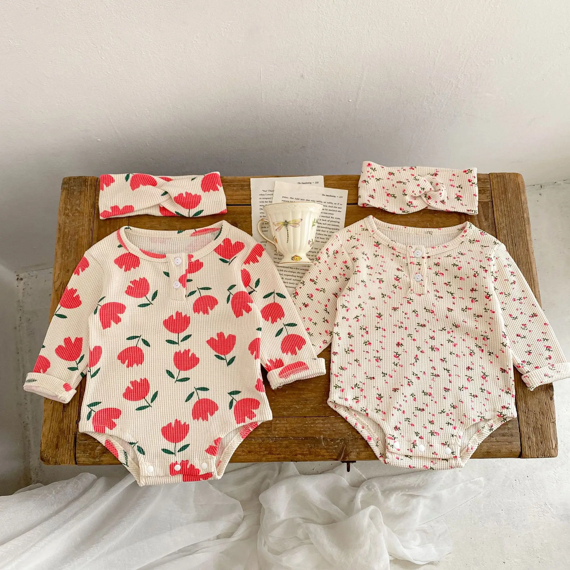 2022 autumn clothes for infants, children, girls, flower printing, long-sleeved romper, butt, triangle romper
2022 autumn clothes for infants, children, girls, flower printing, long-sleeved romper, butt, triangle romper