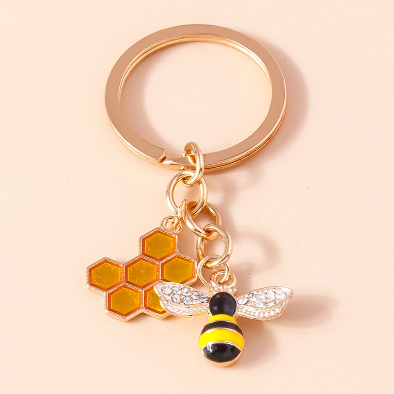 

Cute Bee Keychains Enamel Animal Honeybee Charms Keyrings Souvenir Gifts for Women Men Car Key Handbag Pendants Key Chains