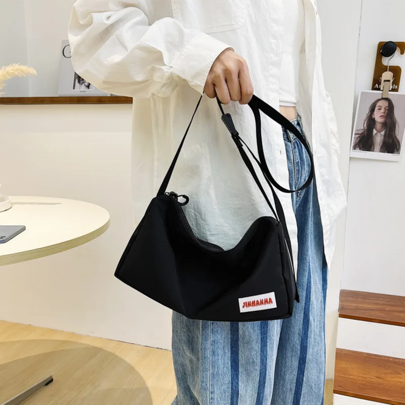 Oxford Casual Shoulder Bag 2022 New Trend Women's Handbag Canvas Messenger Bag Korean Simple Style Female Purses Clutch
Oxford Casual Shoulder Bag 2022 New Trend Women's Handbag Canvas Messenger Bag Korean Simple Style Female Purses Clutch