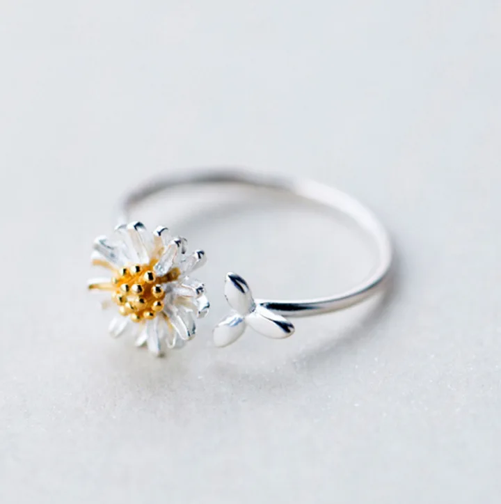 Bohemian Ethnic New Daisy Flower Rings for Women Bridal Wedding Vintage Open Finger Rings Christmas Gifts
Bohemian Ethnic New Daisy Flower Rings for Women Bridal Wedding Vintage Open Finger Rings Christmas Gifts
