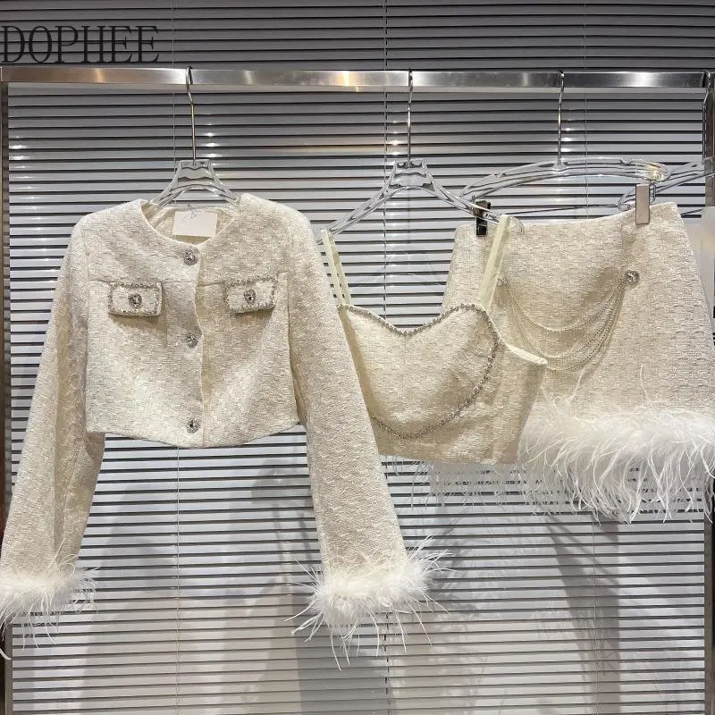 2022 New Autumn Fashion Ladies Elegant Three-piece Set Ostrich Feather Tassel Rhinestone Short Jacket + Camisole + Skirts Suits
2022 New Autumn Fashion Ladies Elegant Three-piece Set Ostrich Feather Tassel Rhinestone Short Jacket + Camisole + Skirts Suits