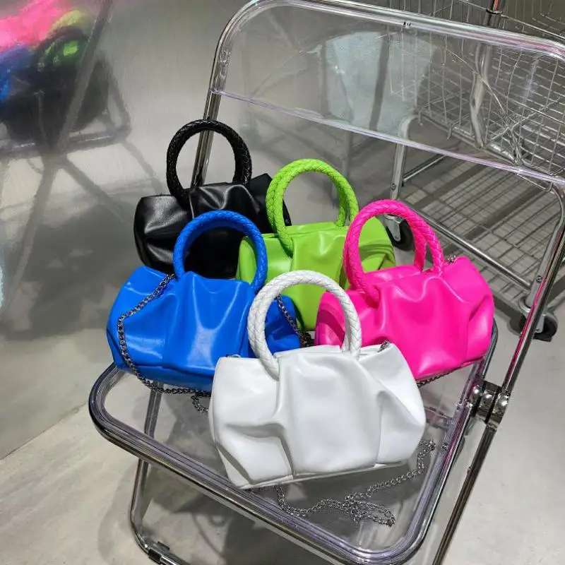 2022 New Underarm Bag Fashion All-match Temperament Chain Bag Messenger Bag Shoulder Fold Small Square Bag Cloud Bag
2022 New Underarm Bag Fashion All-match Temperament Chain Bag Messenger Bag Shoulder Fold Small Square Bag Cloud Bag