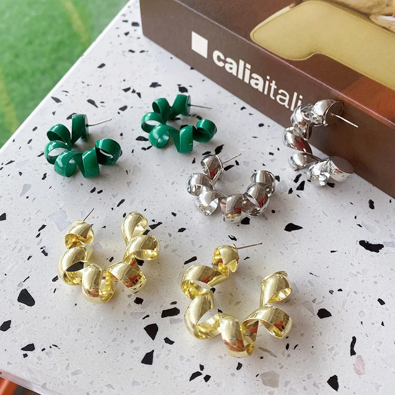New Ultra-foreign Metal Telephone Line Stereo Earring Female Earring Advanced Sense of Style Niche Design Earring Earrings
New Ultra-foreign Metal Telephone Line Stereo Earring Female Earring Advanced Sense of Style Niche Design Earring Earrings