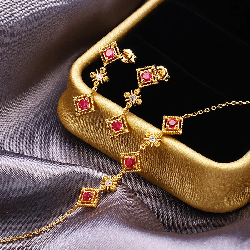 New light luxury niche design S925 silver gold-plated ruby earrings palace style white diamond inlaid ladies bracelet
New light luxury niche design S925 silver gold-plated ruby earrings palace style white diamond inlaid ladies bracelet