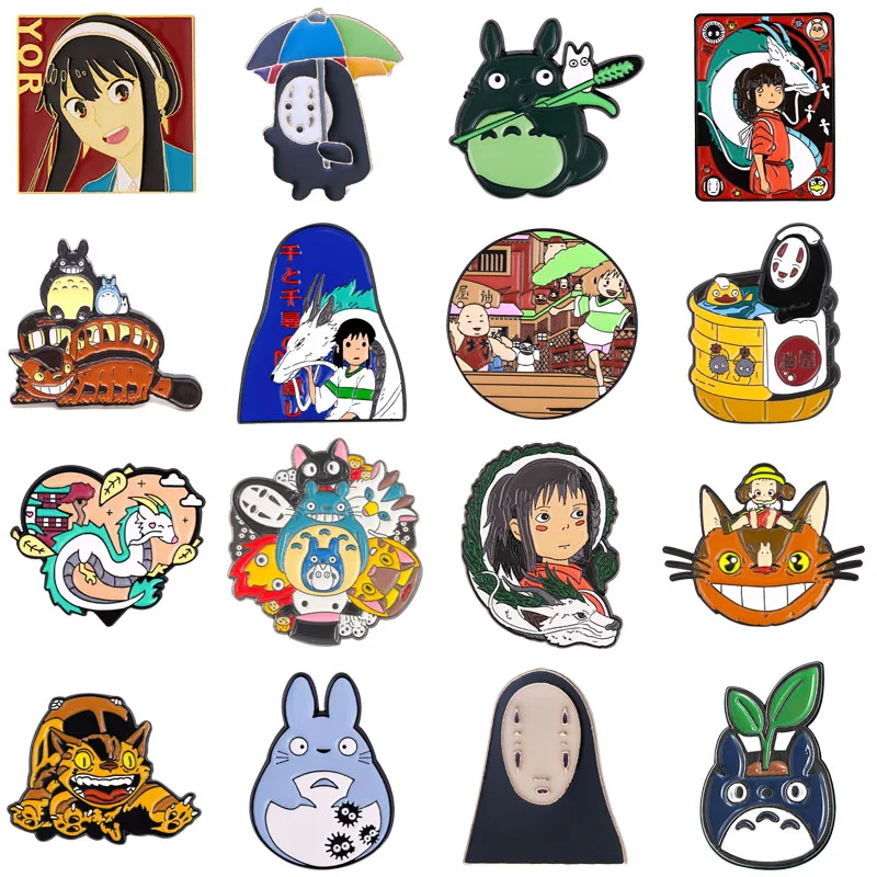 Значок в виде девушки-дракона 
Значок в виде девушки-дракона