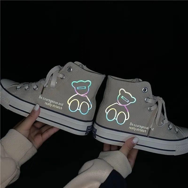 2022 New Luminous Bear Men's Canvas Shoes Casual Shoes Brand Mens Loafers Moccasins Breathable Slip On Driving Shoes
2022 New Luminous Bear Men's Canvas Shoes Casual Shoes Brand Mens Loafers Moccasins Breathable Slip On Driving Shoes