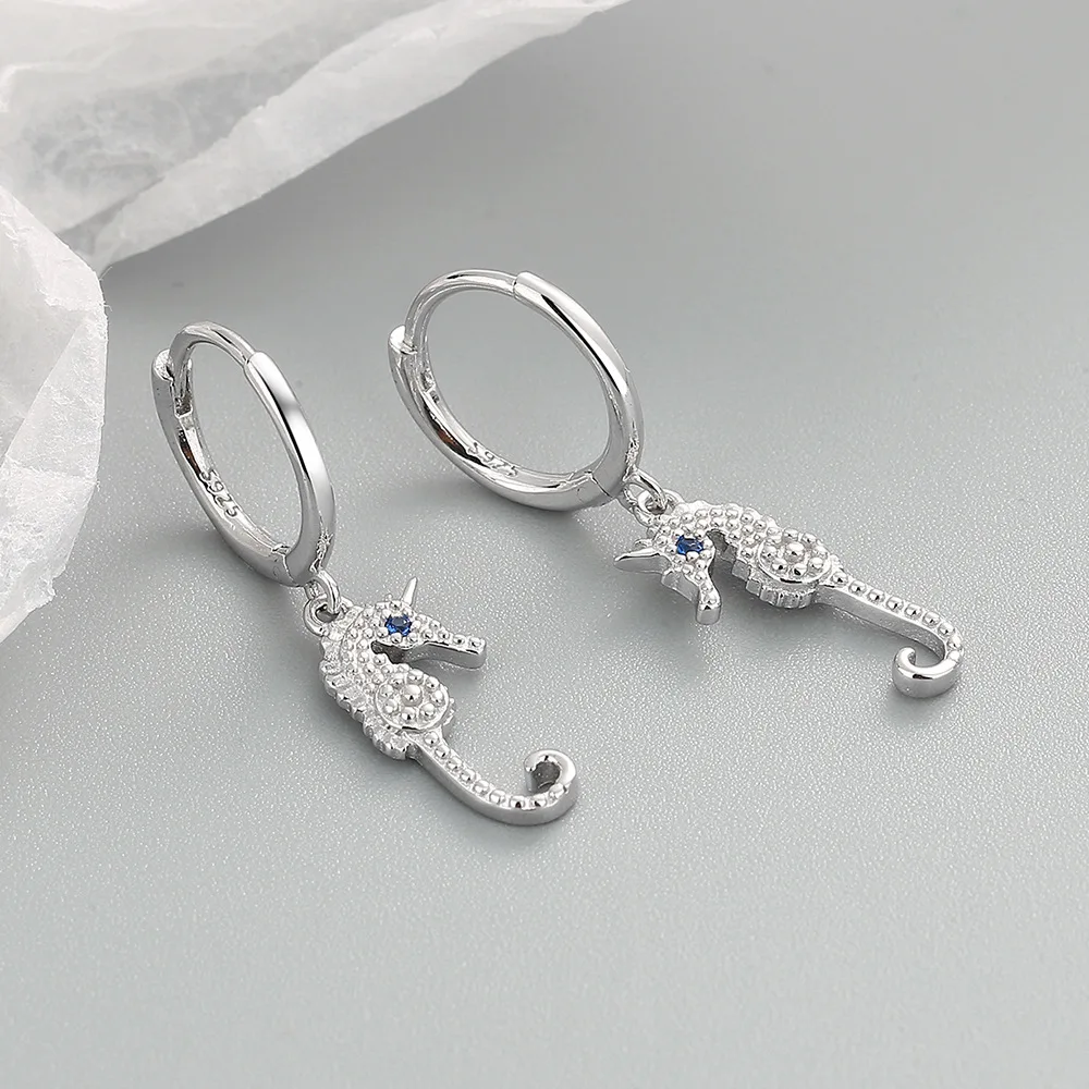 925 Sterling Silver Tassel Zircon Seahorse Pircing Stud Earrings for Women Girls Party Hiphop Jewelry Accessories eh018
925 Sterling Silver Tassel Zircon Seahorse Pircing Stud Earrings for Women Girls Party Hiphop Jewelry Accessories eh018
