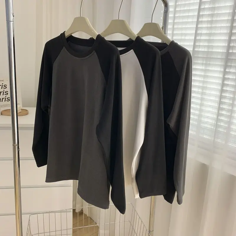 Autumn and Winter New Long Sleeved Color Matching T-shirt Bottoming Shirt for Women Slim Fitting Versatile Round Neck Clothes
Autumn and Winter New Long Sleeved Color Matching T-shirt Bottoming Shirt for Women Slim Fitting Versatile Round Neck Clothes