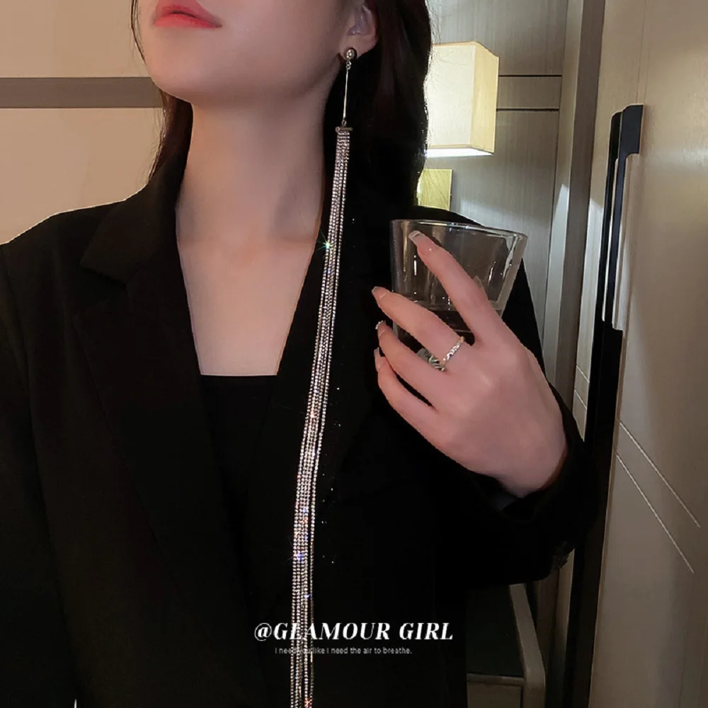 Punk Style Fashion Crystal Long Tassel Rhinestone Metal Eardrop Earring For Women Exaggerated Trendy Jewelry Gift
Punk Style Fashion Crystal Long Tassel Rhinestone Metal Eardrop Earring For Women Exaggerated Trendy Jewelry Gift