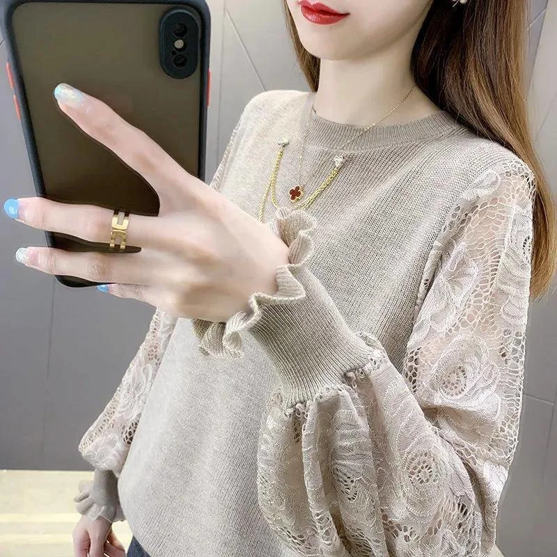 Autumn 2022 New Women's Wear Undercoat Sweater Loose Versatile Lace Mesh Top Chain Knitwear
Autumn 2022 New Women's Wear Undercoat Sweater Loose Versatile Lace Mesh Top Chain Knitwear