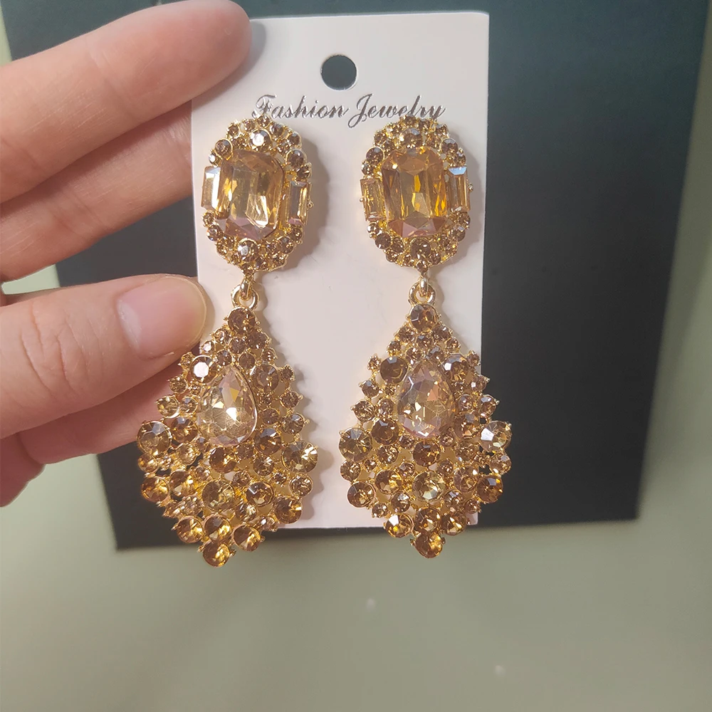 Luxury Jewelry Accessories Wholesale Elegant Long Champagne Crystal Rhinestone Chandelier Drop Statement Earrings for Women 
Luxury Jewelry Accessories Wholesale Elegant Long Champagne Crystal Rhinestone Chandelier Drop Statement Earrings for Women
