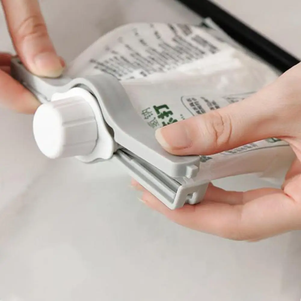 1pc Food Sealing Clips Reusable Food Plastic Bag Bag A Spray Tool Sealing Type Kitchen Cap Clip Nozzle Clip Food With O4B3
1pc Food Sealing Clips Reusable Food Plastic Bag Bag A Spray Tool Sealing Type Kitchen Cap Clip Nozzle Clip Food With O4B3