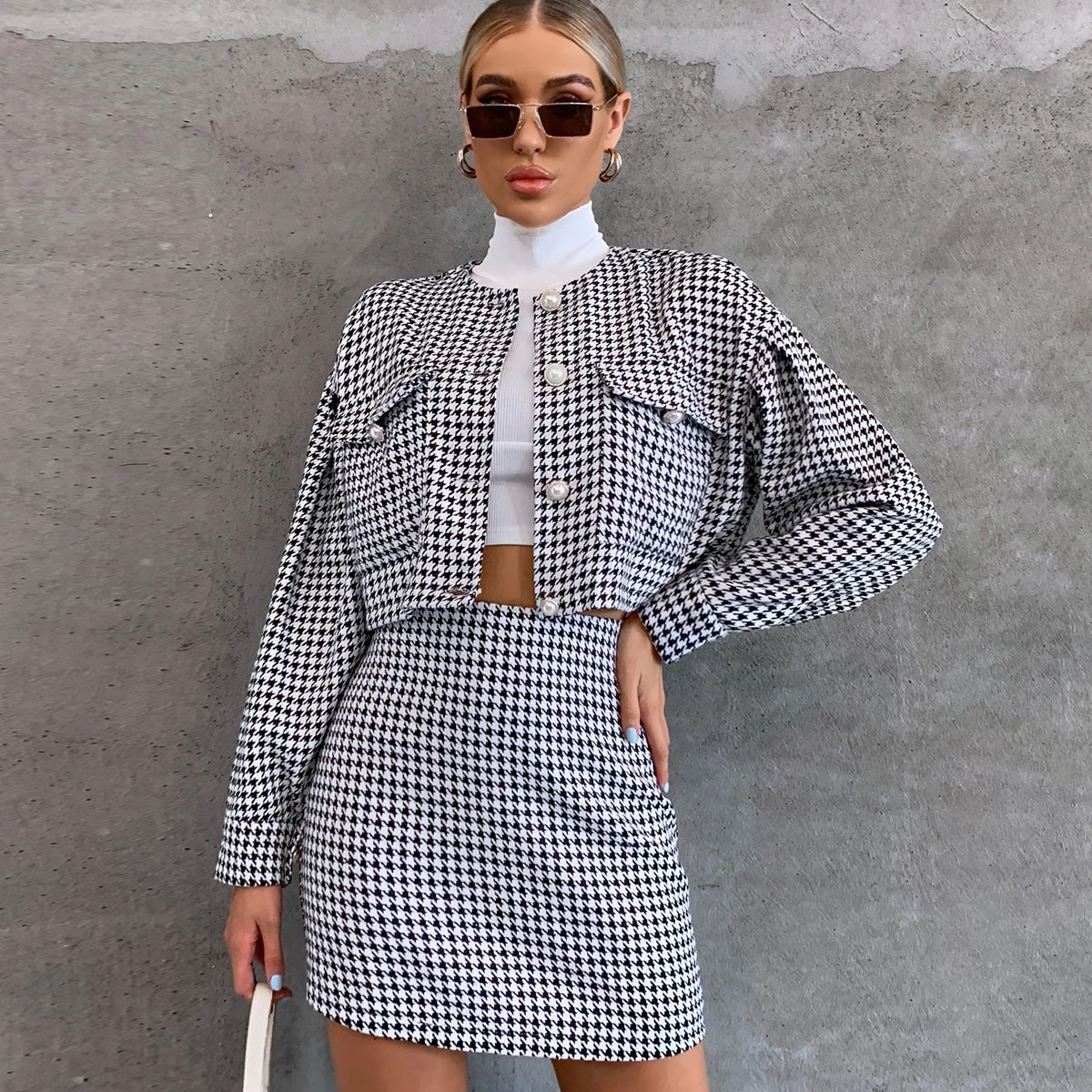 2021 Autumn And Winter Casual Fashion Top Jacket Houndstooth Bust A-line Skirt Suit Temperament Slim Two-piece Women's Clothing
2021 Autumn And Winter Casual Fashion Top Jacket Houndstooth Bust A-line Skirt Suit Temperament Slim Two-piece Women's Clothing