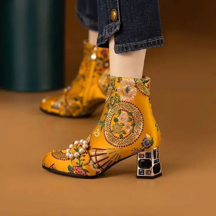 Womens Embroidery Floral Ankle Boots Genuine Leather Rhinestones Crystal Block Heel Shoes Retro Luxury New boots women 2023
Womens Embroidery Floral Ankle Boots Genuine Leather Rhinestones Crystal Block Heel Shoes Retro Luxury New boots women 2023