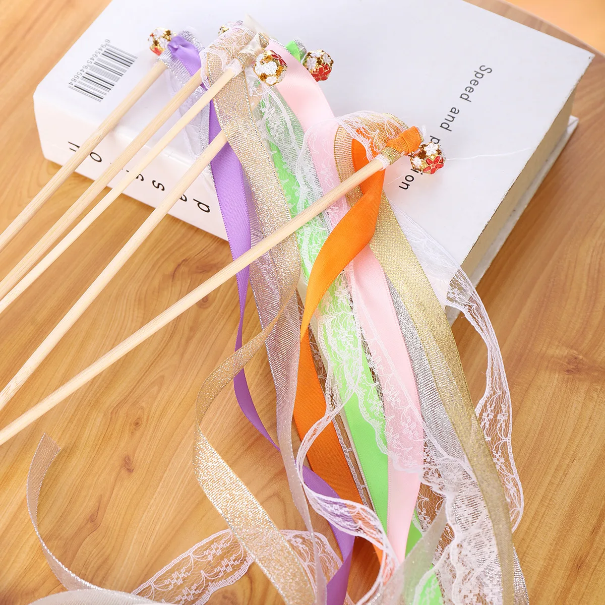 5-30Pcs Wedding Wands Colorful Ribbon Ribbon Party Silk Fairy Stick Stain Lace Mixed Ribbon with Bells Party Birthday Decor
5-30Pcs Wedding Wands Colorful Ribbon Ribbon Party Silk Fairy Stick Stain Lace Mixed Ribbon with Bells Party Birthday Decor