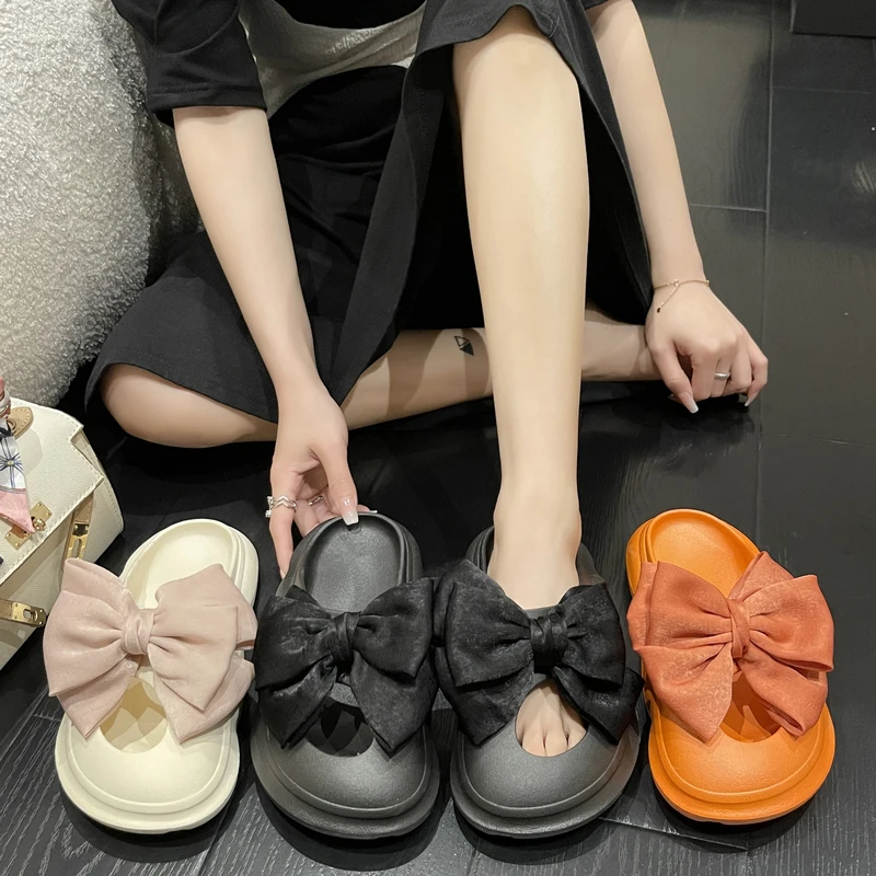 Шлепанцы женские с бантом-бабочкой, мягкие сандалии на платформе, мягкая пляжная обувь из искусственной кожи, с закрытым носком, на резиново... 
Шлепанцы женские с бантом-бабочкой, мягкие сандалии на платформе, мягкая пляжная обувь из искусственной кожи, с закрытым носком, на резиново...