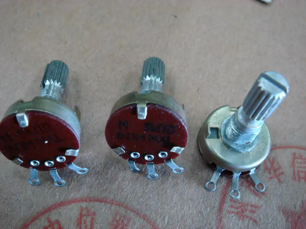 Panasonic single potentiometer D5K D10K D50k handle length 20mm flower 
Panasonic single potentiometer D5K D10K D50k handle length 20mm flower