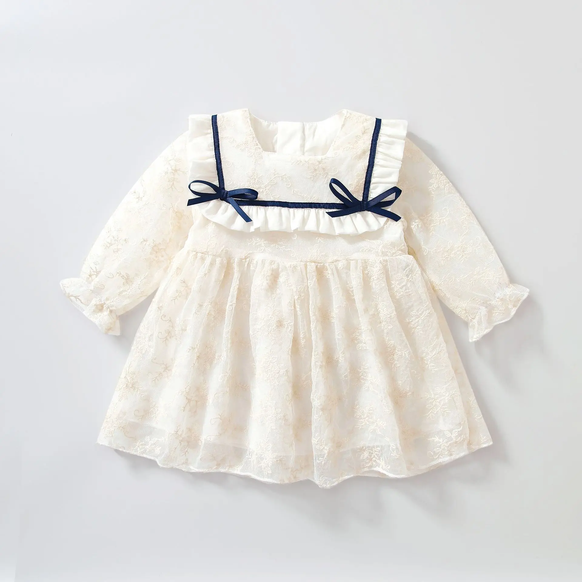 Korean girls dress 2022Korean version of lace embroidery baby long-sleeved princess skirt European and American children's skirt
Korean girls dress 2022Korean version of lace embroidery baby long-sleeved princess skirt European and American children's skirt