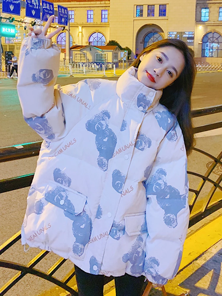 Зимнее короткое пальто с мультяшным принтом, женские пальто с хлопковой подкладкой 2022, корейская мода, плотная свободная хлопковая куртка, Женская Повседневная теплая одежда 
Зимнее короткое пальто с мультяшным принтом, женские пальто с хлопковой подкладкой 2022, корейская мода, плотная свободная хлопковая куртка, Женская Повседневная теплая одежда