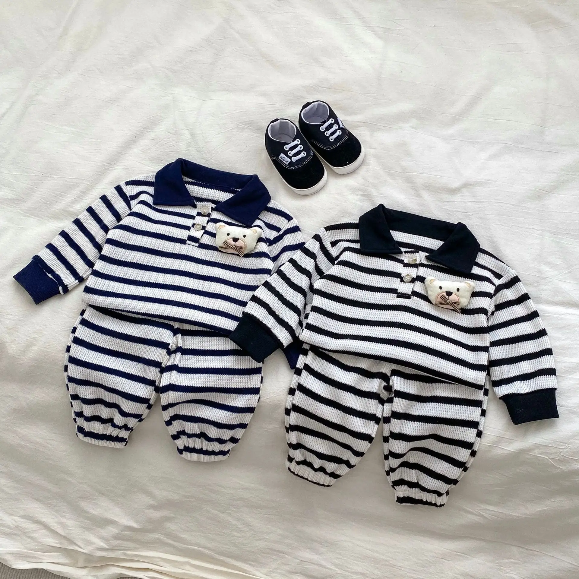 Autumn Fashion Baby All-match Sports Sweatshirt Sweatpants Set Boy Girl Children Striped Cotton Loose Casual Tops + Pants 2pcs
Autumn Fashion Baby All-match Sports Sweatshirt Sweatpants Set Boy Girl Children Striped Cotton Loose Casual Tops + Pants 2pcs