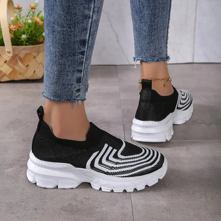 Женские кроссовки из сетчатого материала, на толстой вулканизированной подошве
Женские кроссовки из сетчатого материала, на толстой вулканизированной подошве