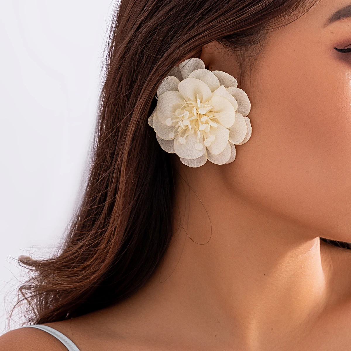 Exaggerated Big Flower Stud Earrings for Women Trendy Elegant Large Wedding Earring 2023 Fashion Jewelry Accessories Female Gift
Exaggerated Big Flower Stud Earrings for Women Trendy Elegant Large Wedding Earring 2023 Fashion Jewelry Accessories Female Gift