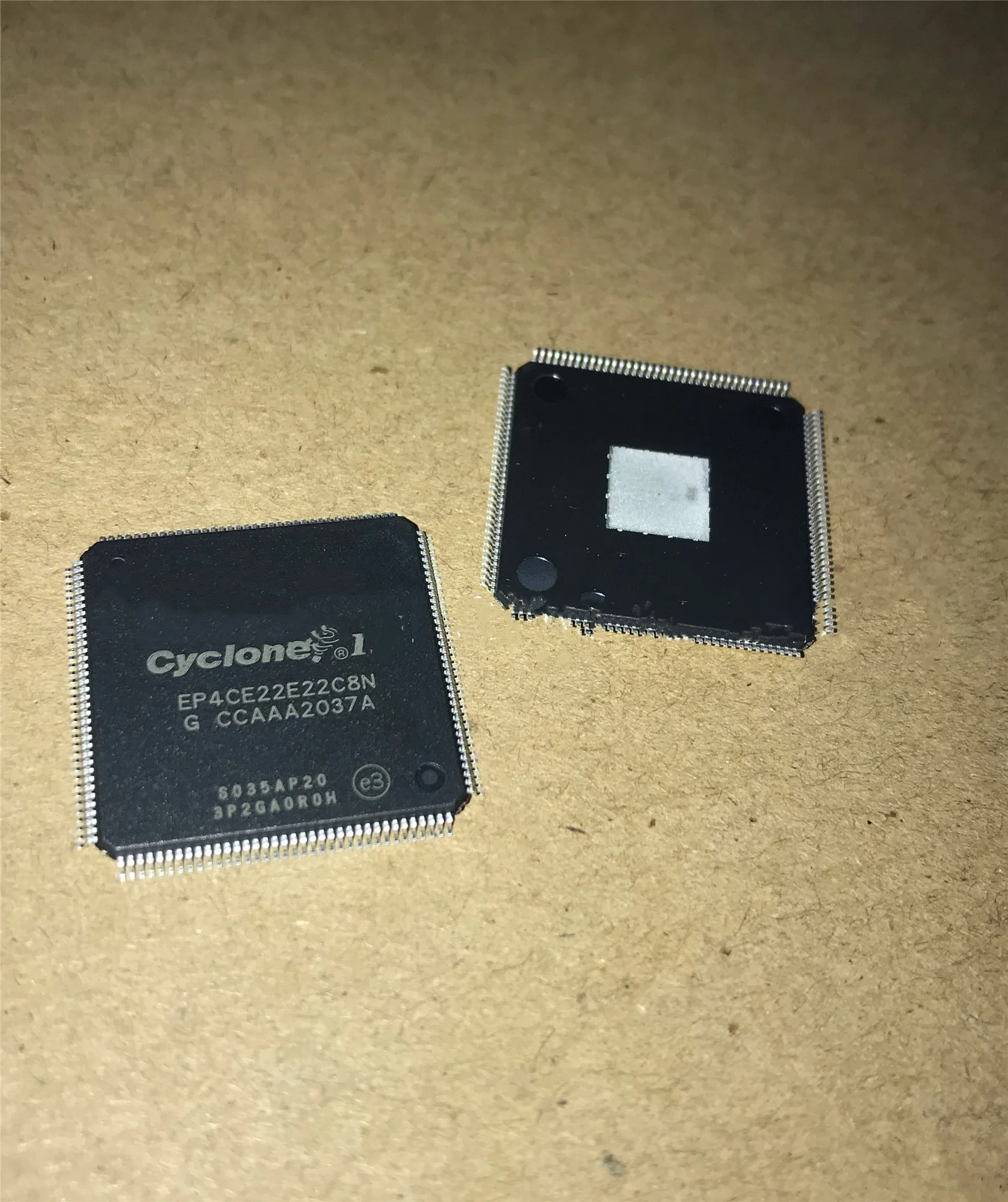 1 шт. ~ 5 шт./лот EP4CE22E22C8N QFP144 новый оригинальный 
1 шт. ~ 5 шт./лот EP4CE22E22C8N QFP144 новый оригинальный